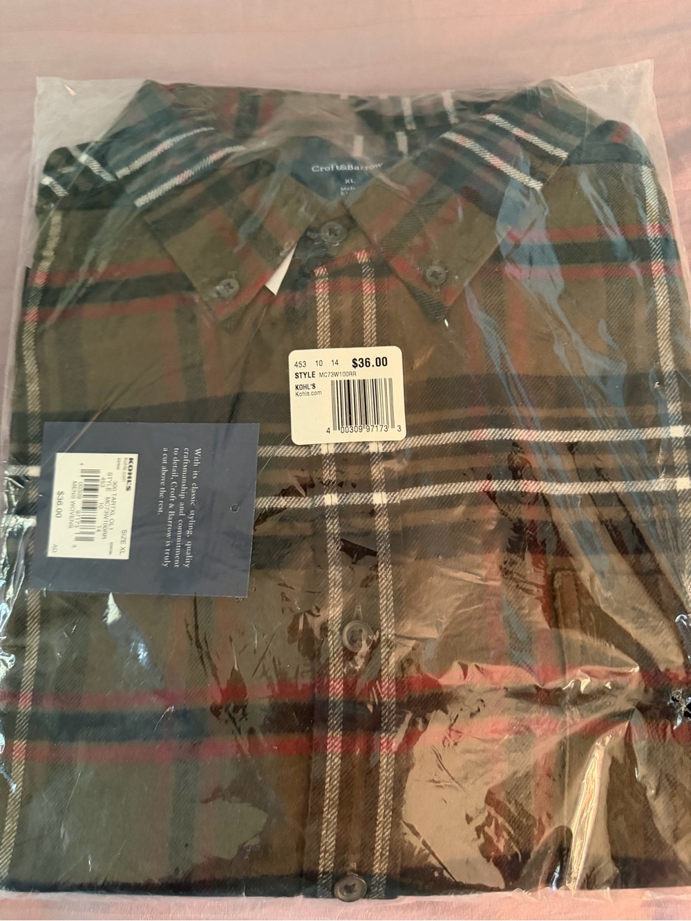 Croft & barrow men’s Black, Gray and White Plaid Button-Up Shirt